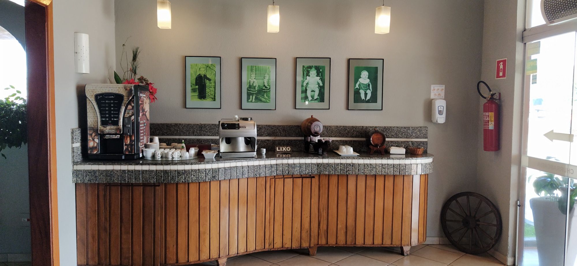 Sirva-se de nosso delicioso cafezinho